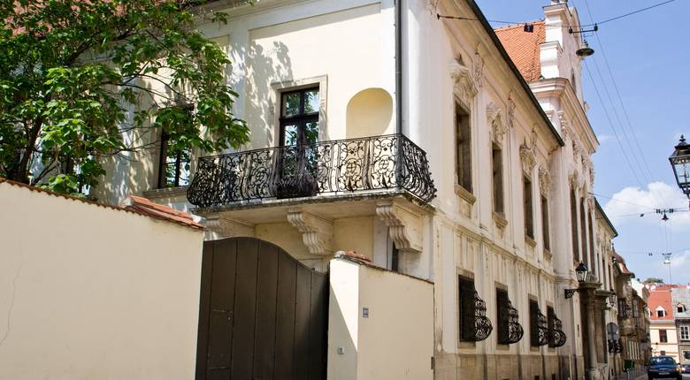 Pogled iz Matoševe ulice - Barokna palača Vojković-Oršić-Kulmer-Rauch (Hrvatski povijesni muzej)
