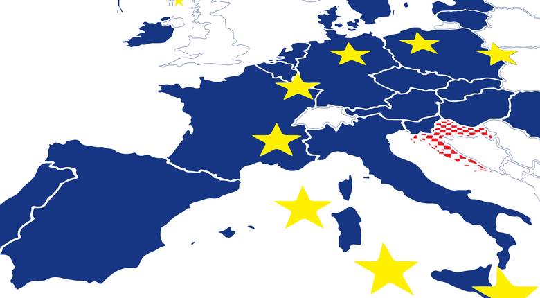 DESET LJETA EUROPE - HRVATSKO ČLANSTVO U EUROPSKOJ UNIJI / TEN SUMMERS IN EUROPE -
CROATIAN MEMBERSHIP IN THE EUROPEAN UNION